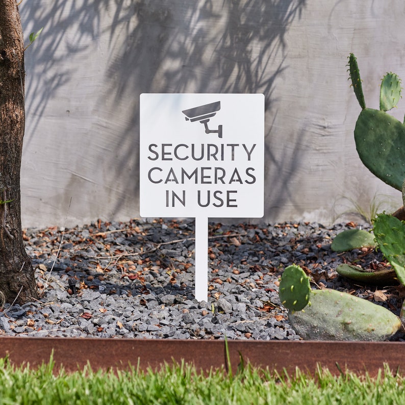 Security Camera Yard Sign - Mo - огляд і ціна Home Yard Security Cameras
